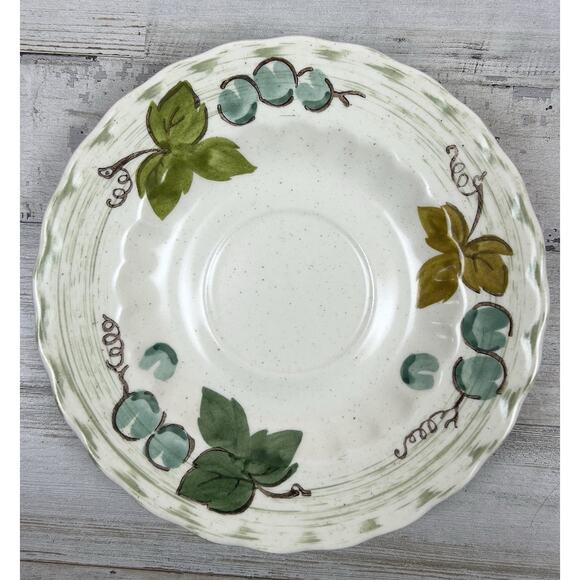Vernon Ware VINEYARD Metlox Saucers Set Of 4 Vintage 6" - Picture 3 of 4